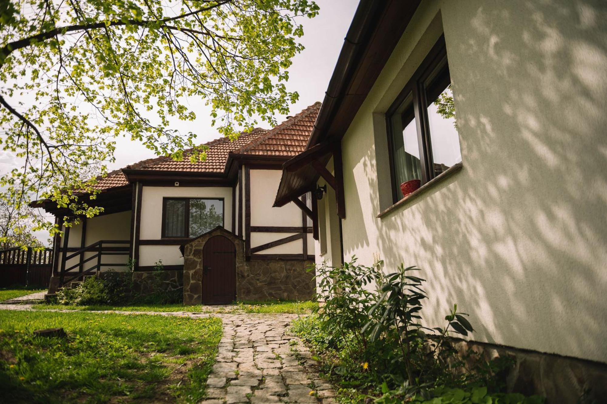 Casa Vatra Sinteului - Cu Sala De Evenimente De Capacitate Mare - Se Inchiriaza Integral Villa Socet ภายนอก รูปภาพ